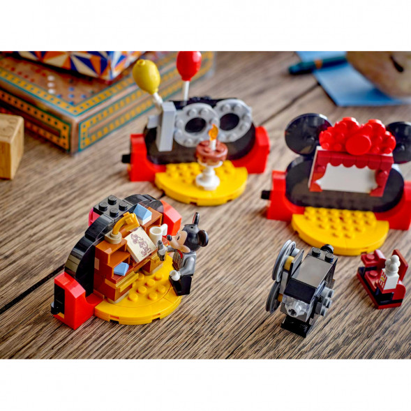 Конструктор LEGO Disney 40600 Празднование 100-летия Дисней в Омске