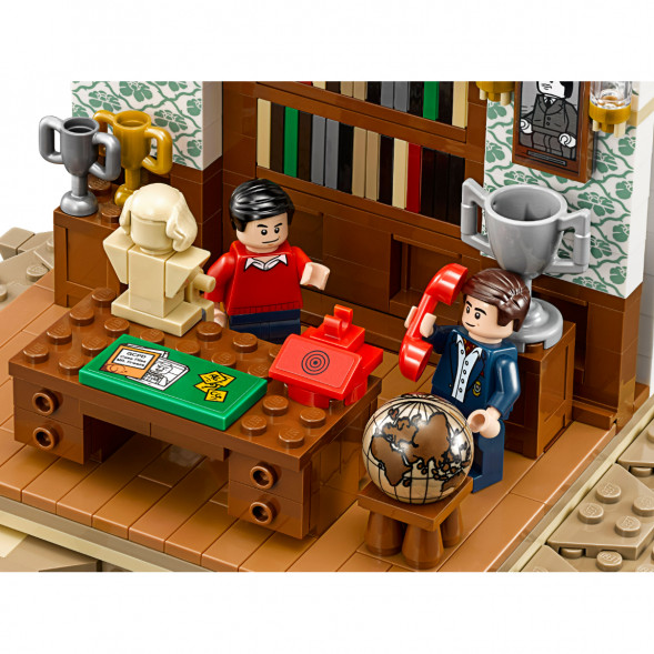 Конструктор LEGO Коллекционные наборы 76052 Логово Бэтмена в Омске