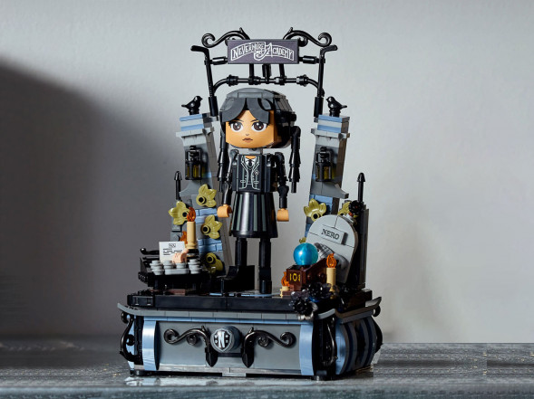Констурктор LEGO Wednesday 76780 Фигурка Венсдей Аддамс в Омске