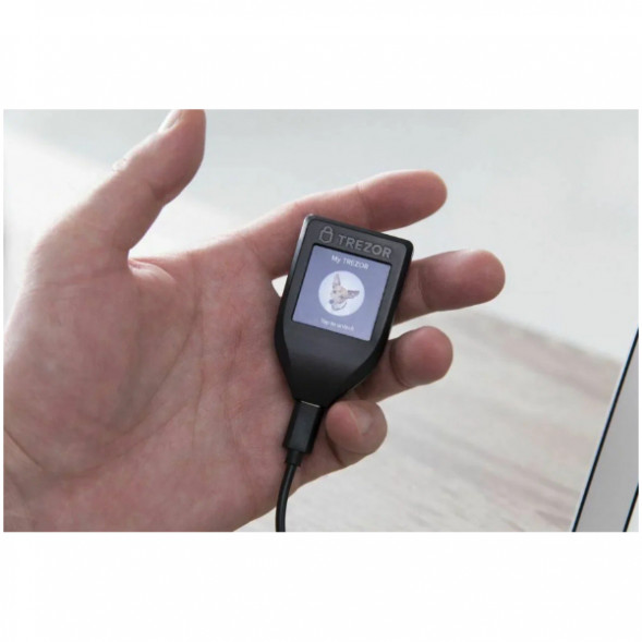 Аппаратный криптокошелек Trezor Model T в Омске