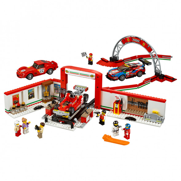 Конструктор LEGO Speed Champions 75889 Гараж Ferrari в Омске
