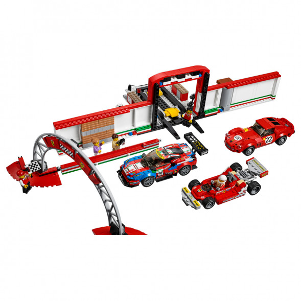 Конструктор LEGO Speed Champions 75889 Гараж Ferrari в Омске