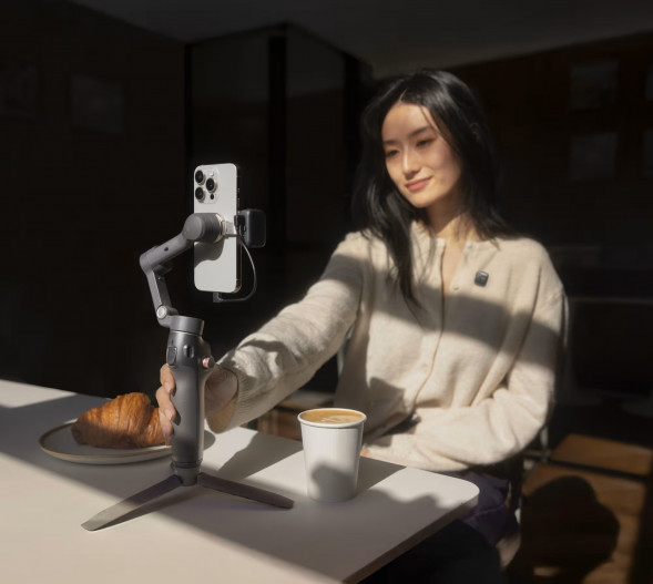 Электрический стабилизатор для смартфона DJI Osmo Mobile 7P в Омске