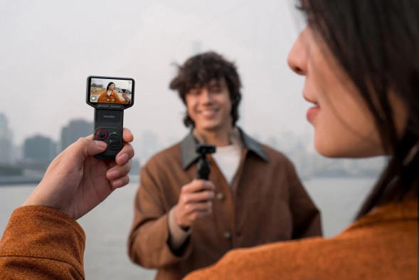 Экшн-камера Insta360 Luna Ultra Standard Combo, Cosmic Black в Омске