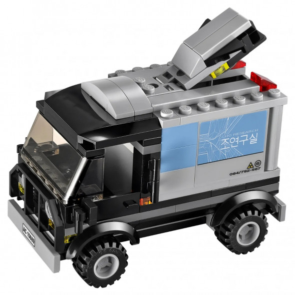 Конструктор LEGO Super Heroes 76032 Погоня на Квинджете Мстителей в Омске