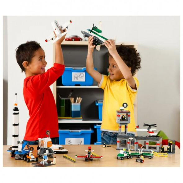 Конструктор LEGO Education 9335 Космос и аэропорт  в Омске