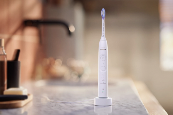 Электрическая зубная щетка Philips Sonicare Series 7100 HX7420/01 (белая) в Омске