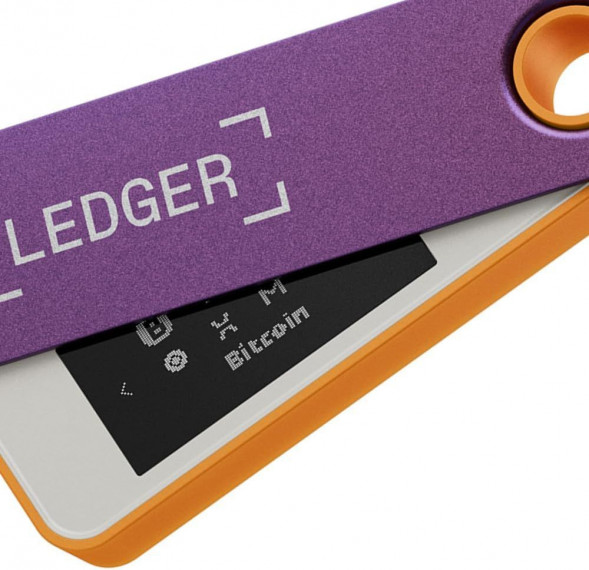 Криптокошелек Ledger Nano S Plus 1 шт., Retro Gaming в Омске