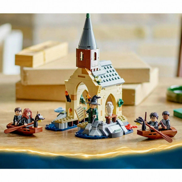 Конструктор LEGO Harry Potter 76426 Лодочный домик в замке Хогвартс в Омске